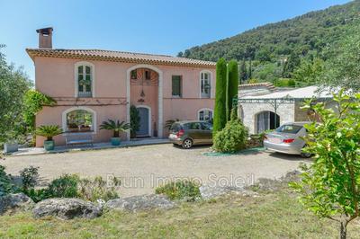 Maison - 305 m² - 7 pièces