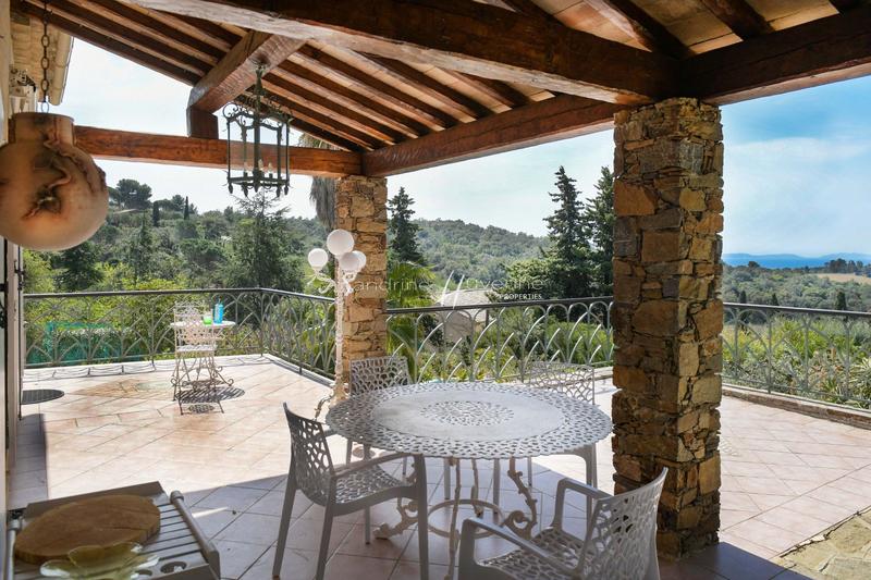 Villa - 180 m² - 7 pièces