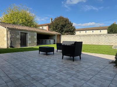 Maison - 368 m² - 9 pièces