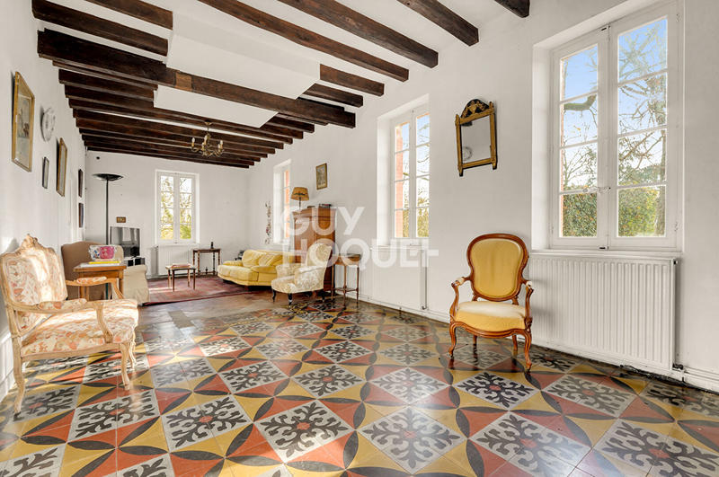 Maison - 360 m² - 11 pièces