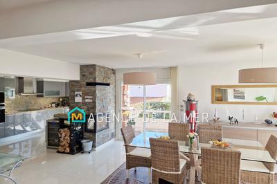 Appartement - 109 m² - 3 pièces