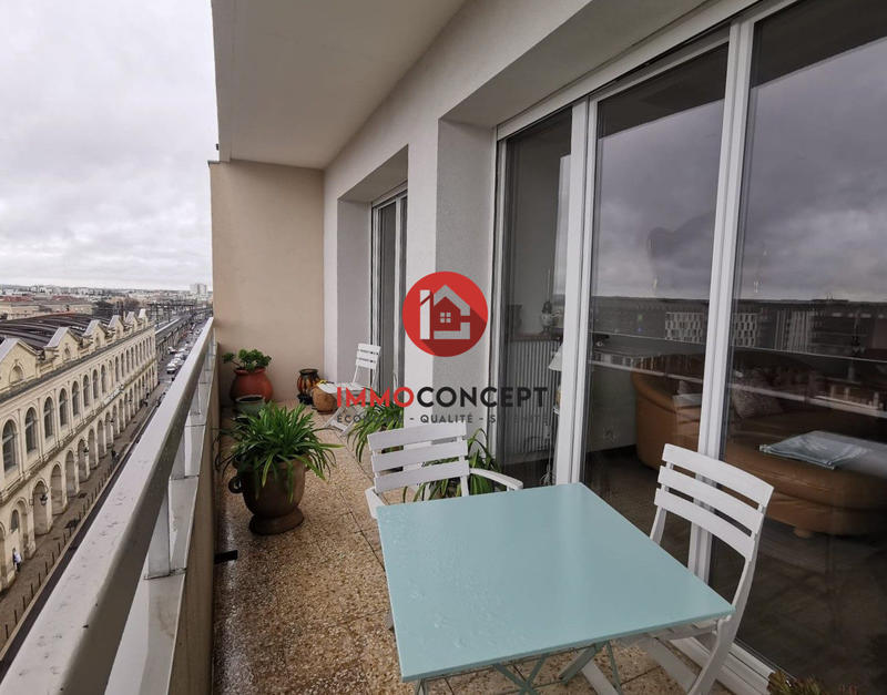 Appartement - 80 m² - 4 pièces