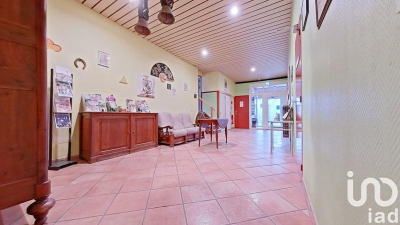Maison - 891 m² - 15 pièces