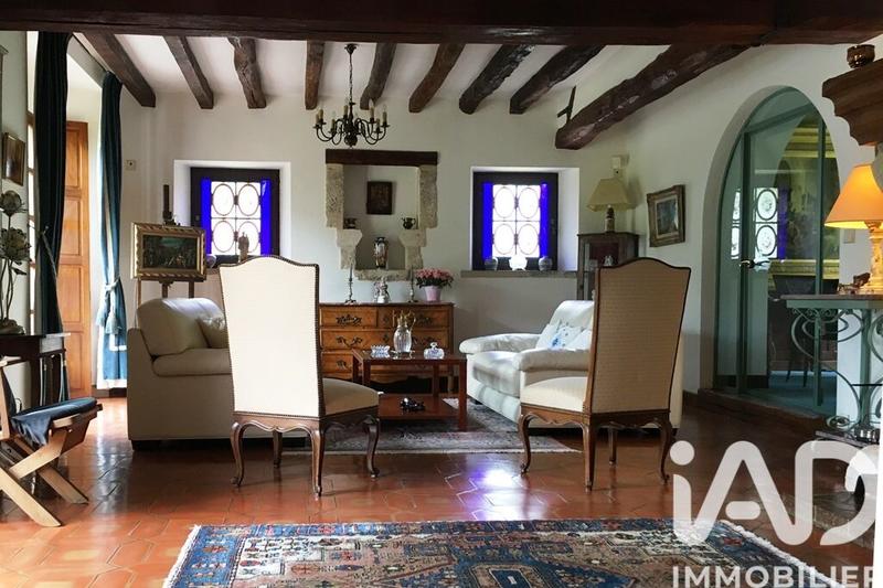 Maison - 260 m² - 10 pièces