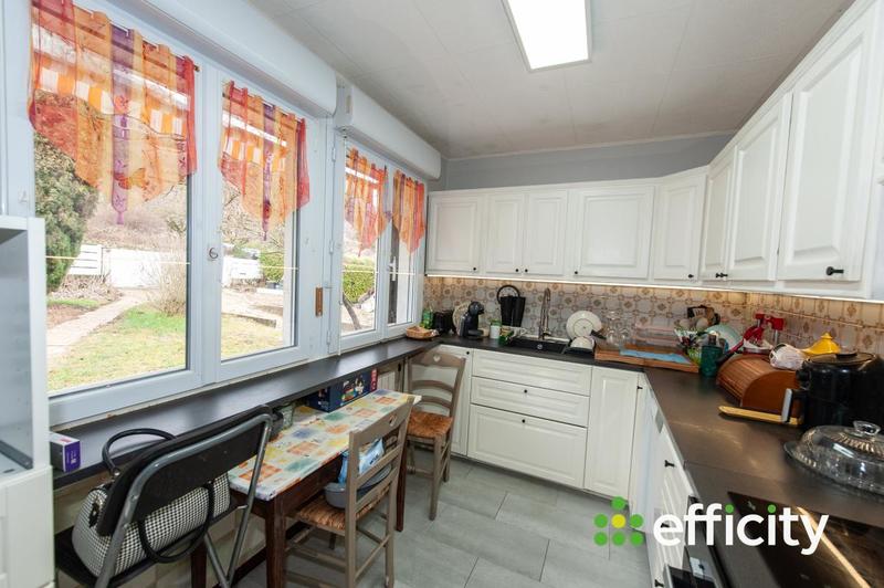 Maison - 174 m² - 8 pièces