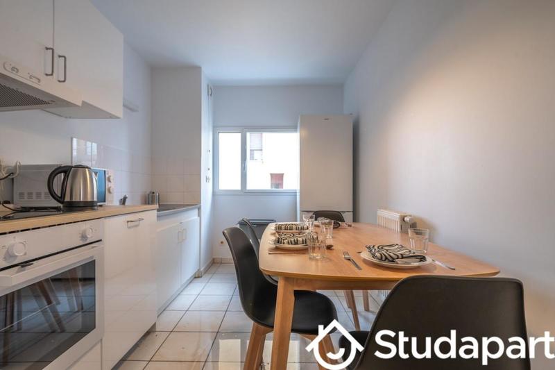 Chambre - 11 m² - 1 pièce