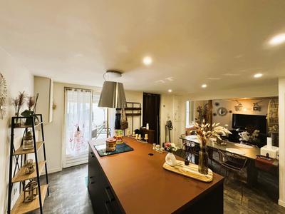 Appartement - 152 m² - 5 pièces