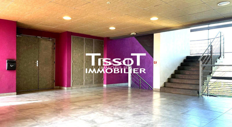 Bureau - 157 m² - 1 pièce