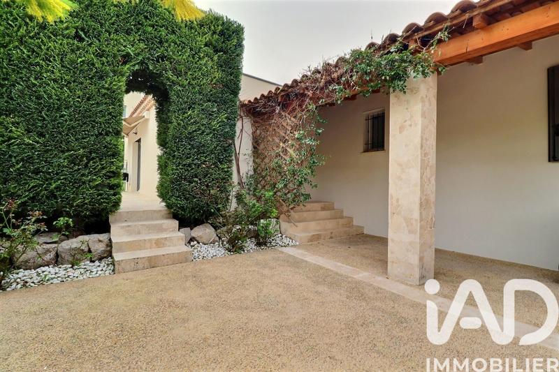 Maison - 200 m² - 7 pièces