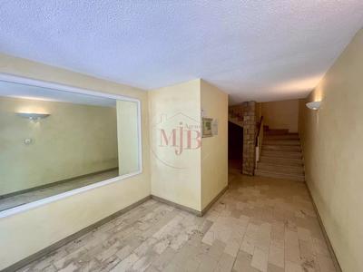 Appartement - 95 m² - 4 pièces