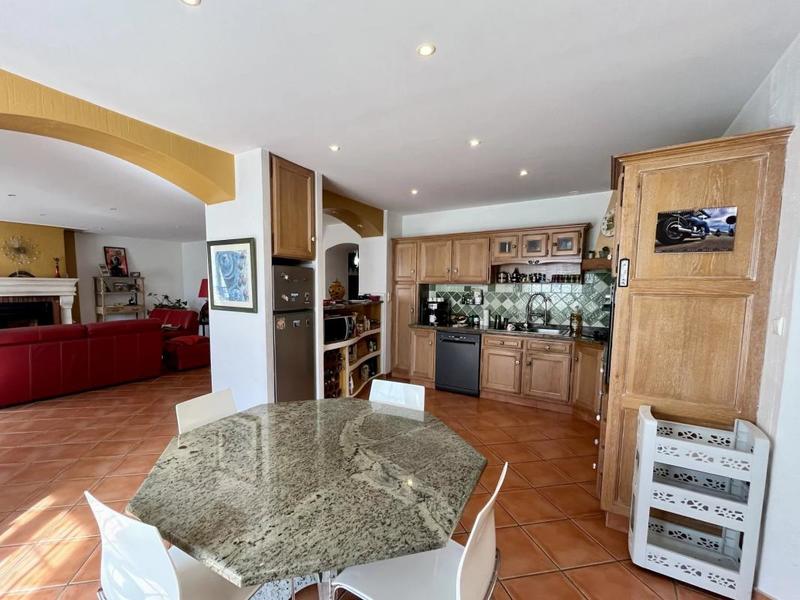 Maison de village - 248 m² - 10 pièces