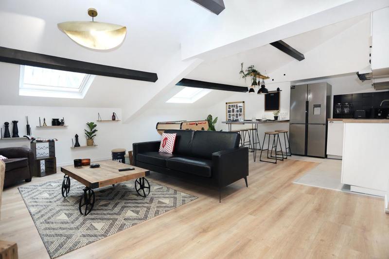 Appartement - 95 m² - 6 pièces