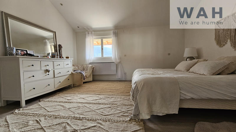 Maison - 312 m² - 12 pièces