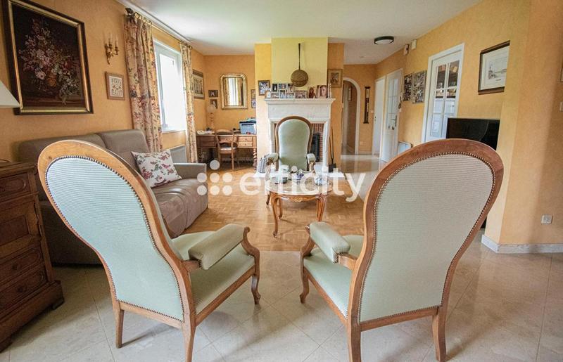 Maison - 171 m² - 8 pièces