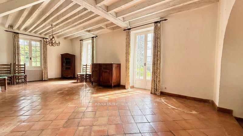 Propriété - 300 m² - 9 pièces