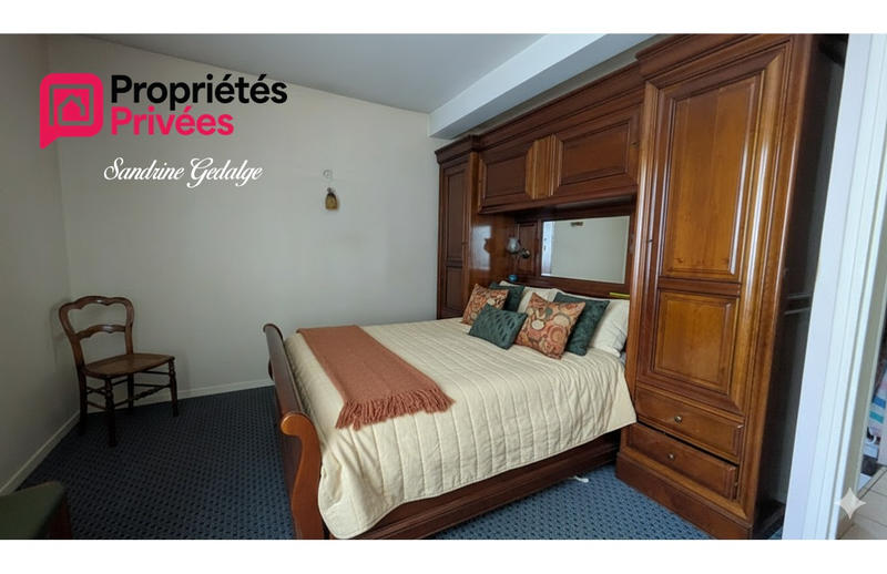 Maison - 195 m² - 9 pièces