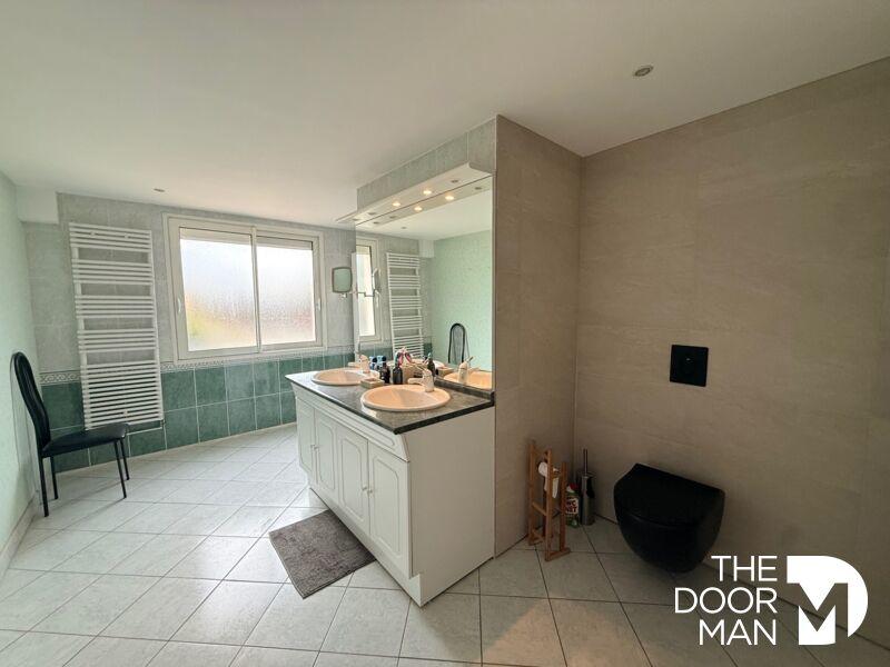 Maison - 195 m² - 6 pièces