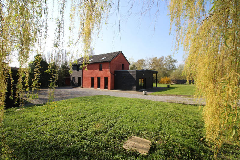 Maison - 230 m² - 6 pièces