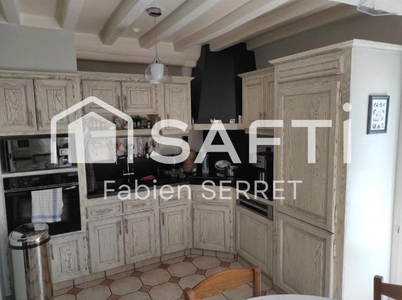 Maison - 232 m² - 8 pièces