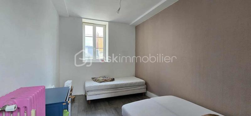 Maison - 285 m² - 9 pièces