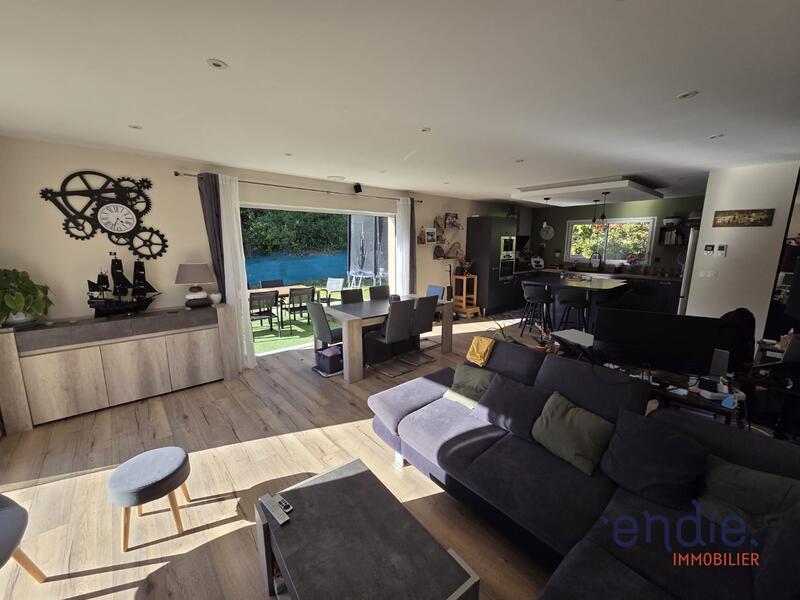 Maison - 104 m² - 4 pièces