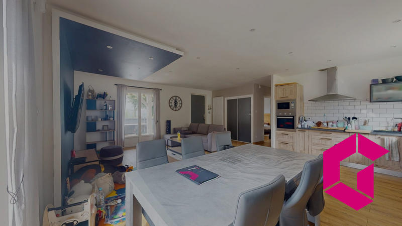 Maison - 95 m² - 4 pièces