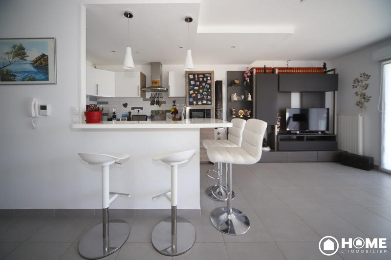 Appartement - 80 m² - 4 pièces