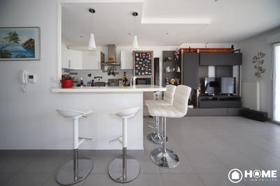 Appartement - 80 m² - 4 pièces