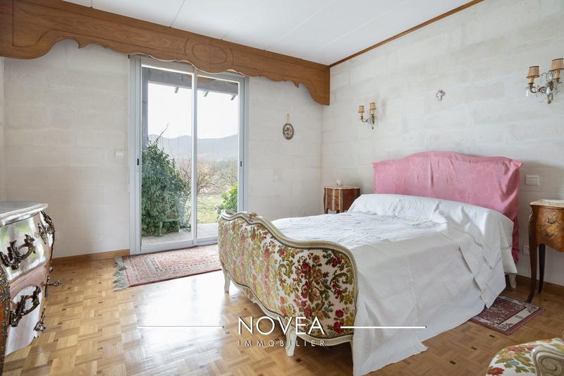 Villa - 396 m² - 6 pièces