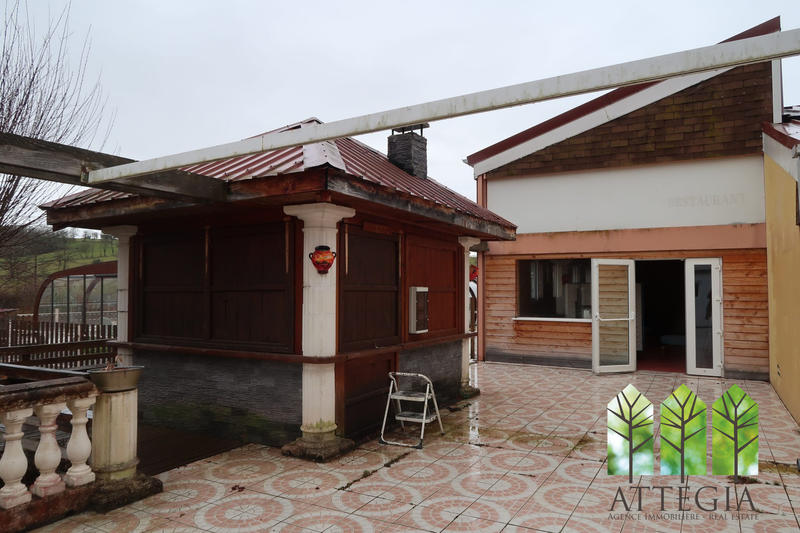 Maison - 966 m² - 20 pièces