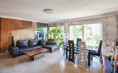 Appartement - 102 m² - 4 pièces