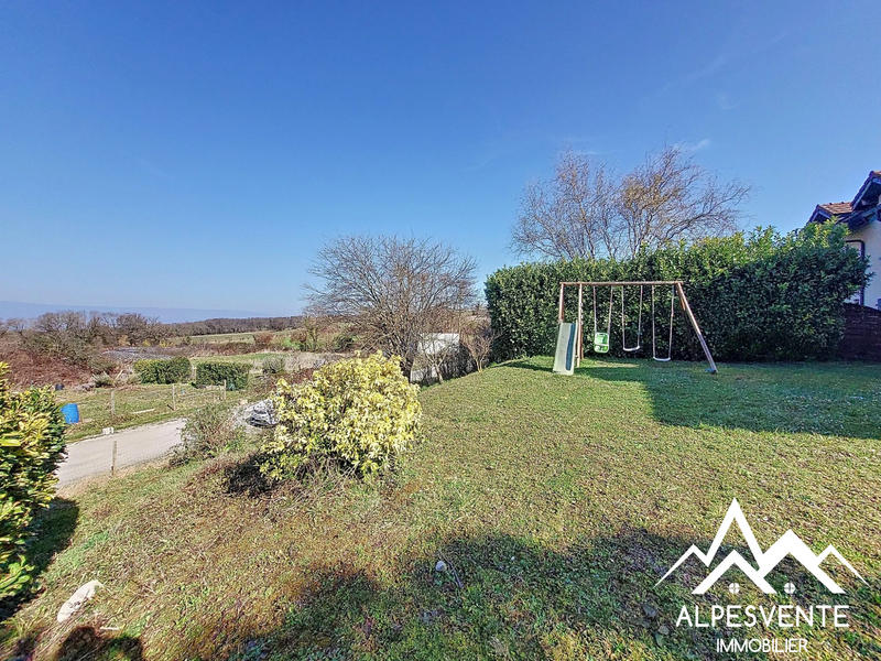 Maison - 102 m² - 4 pièces