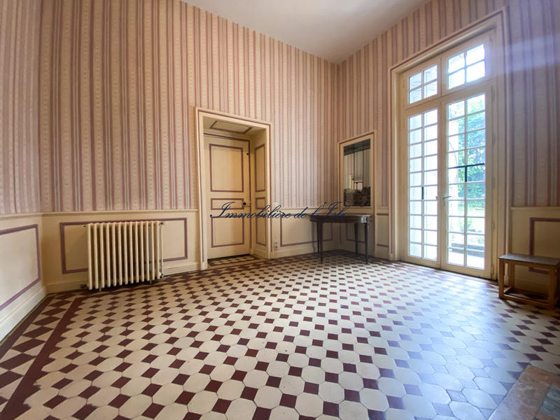 Maison - 440 m² - 14 pièces