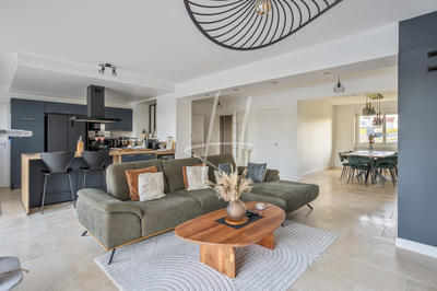 Maison - 200 m² - 7 pièces