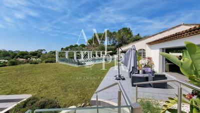 Villa - 250 m² - 8 pièces