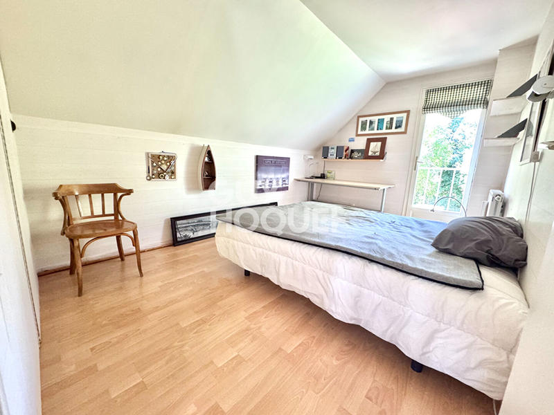 Maison - 186 m² - 9 pièces