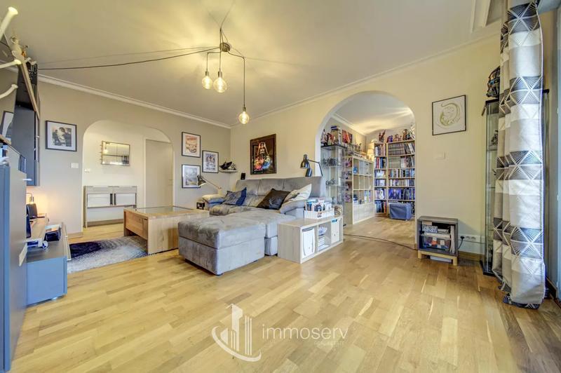 Appartement - 92 m² - 6 pièces