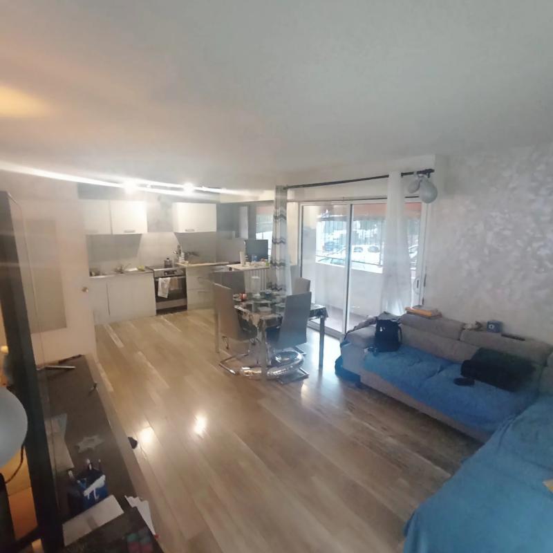 Appartement - 70 m² - 3 pièces