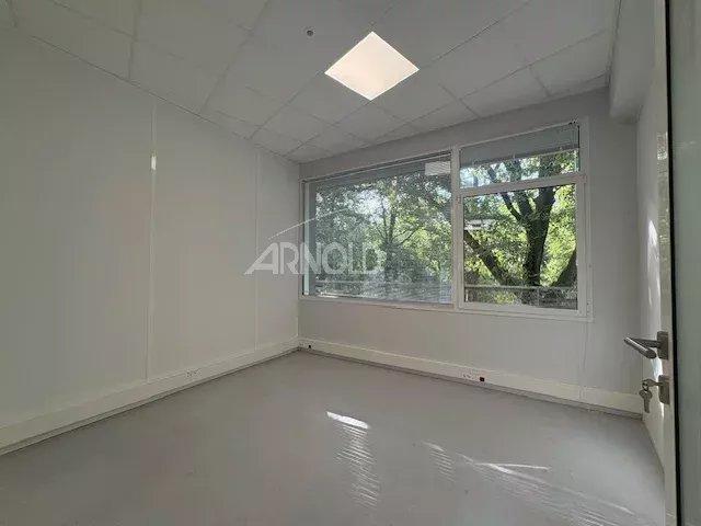 Bureau - 297 m²