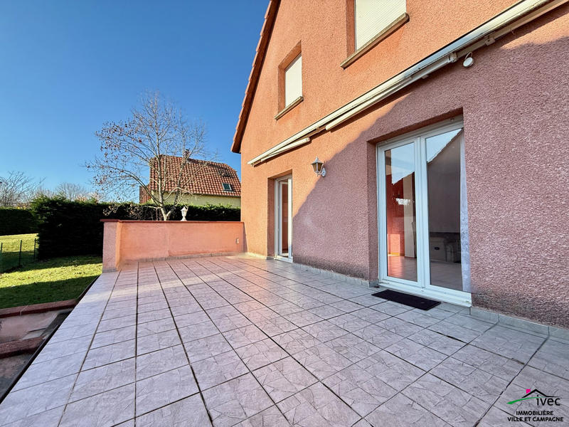 Maison - 93 m² - 5 pièces