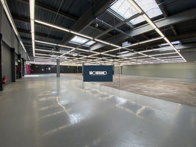 Local commercial - 1 500 m²