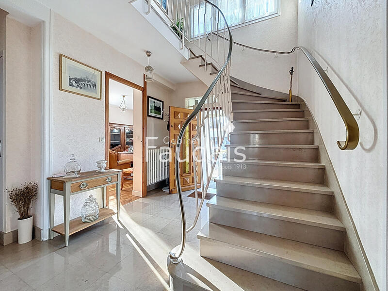 Maison - 111 m² - 4 pièces