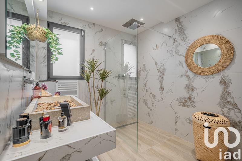 Maison - 184 m² - 7 pièces