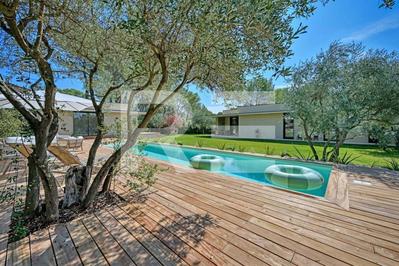 Villa - 240 m² - 6 pièces