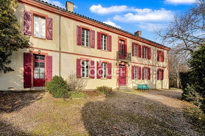 Maison - 360 m² - 11 pièces