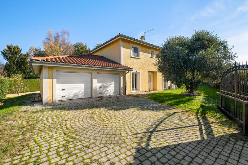 Maison - 131 m² - 6 pièces