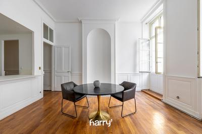 Appartement - 136 m² - 5 pièces