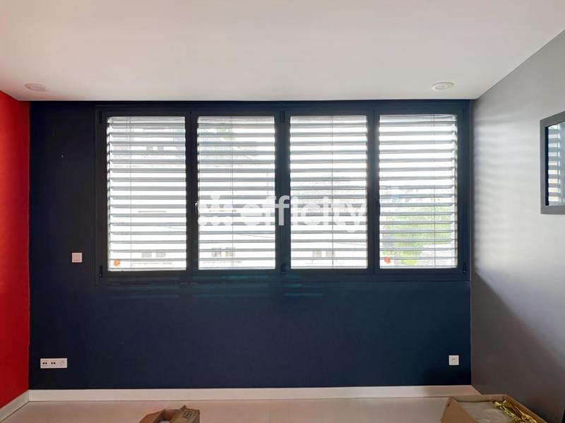 Maison - 223 m² - 9 pièces