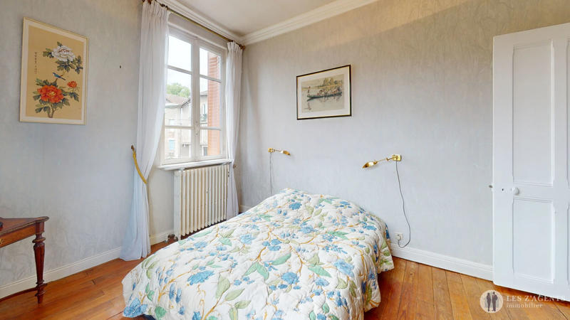 Maison - 299 m² - 8 pièces