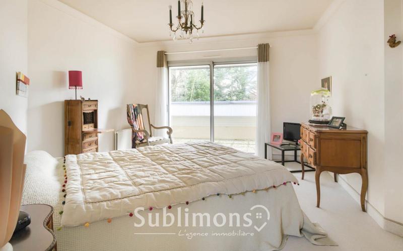 Maison traditionnelle - 205 m² - 6 pièces